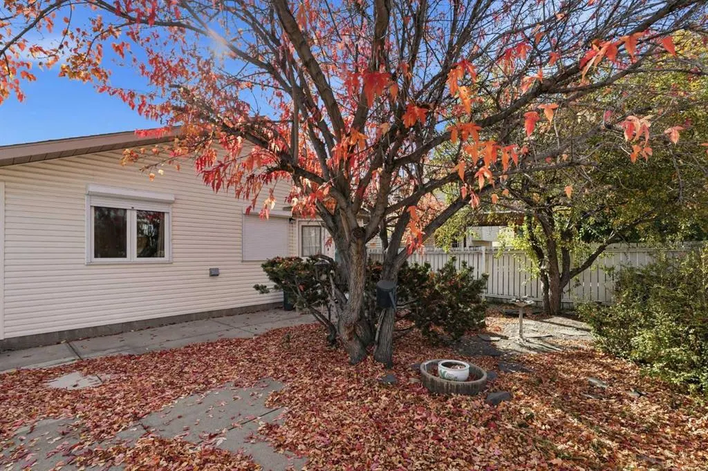 866 Applewood Drive SE