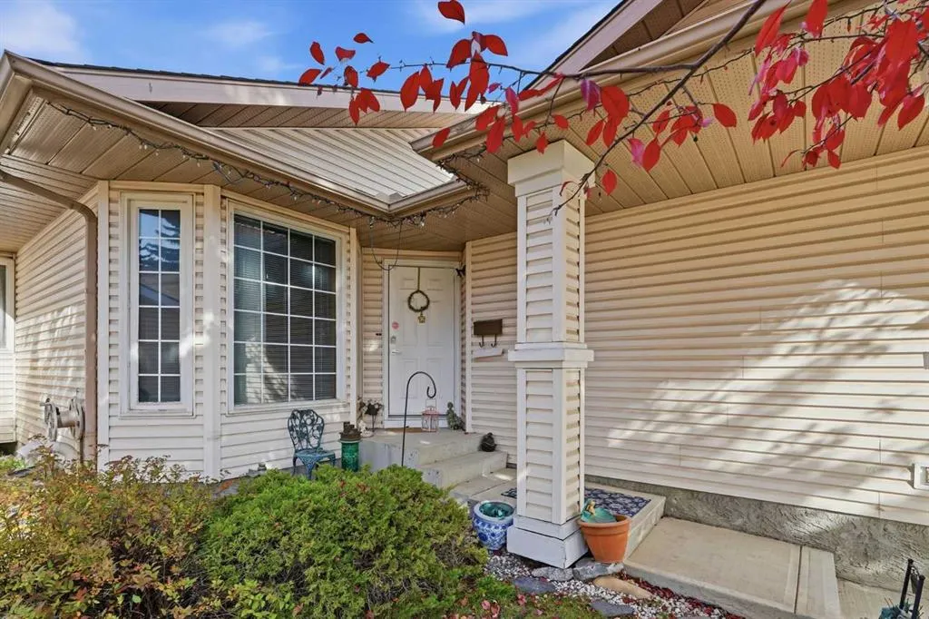 866 Applewood Drive SE
