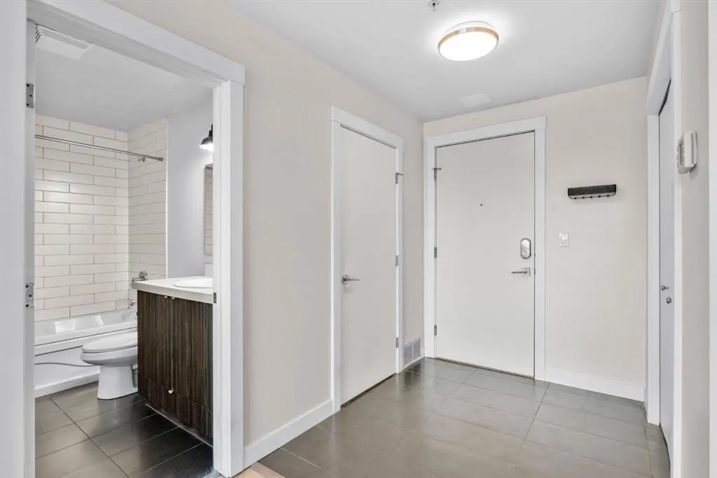 788 12 Avenue SW #1102