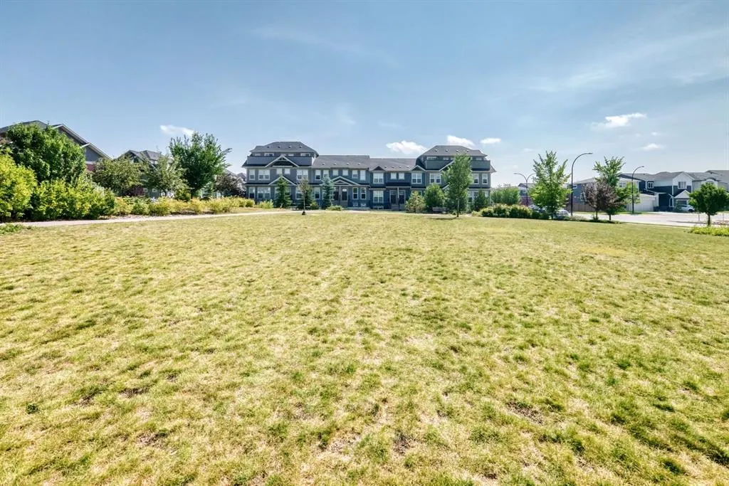 428 Cranbrook Square SE