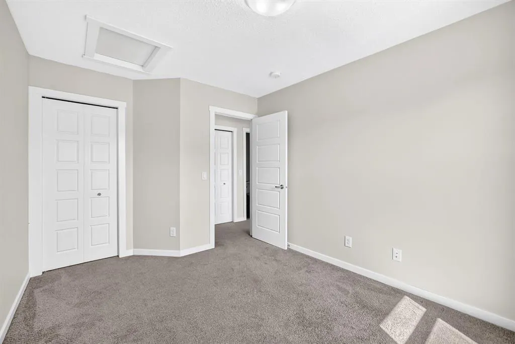 428 Cranbrook Square SE