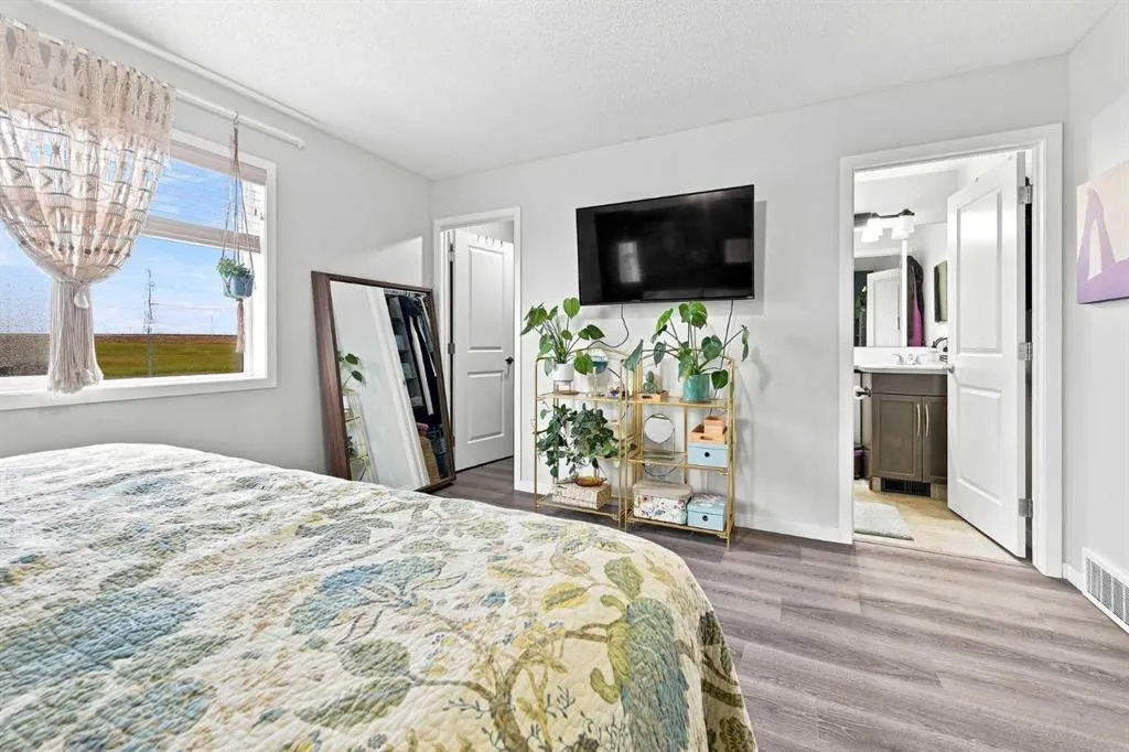 106 Autumn Crescent SE