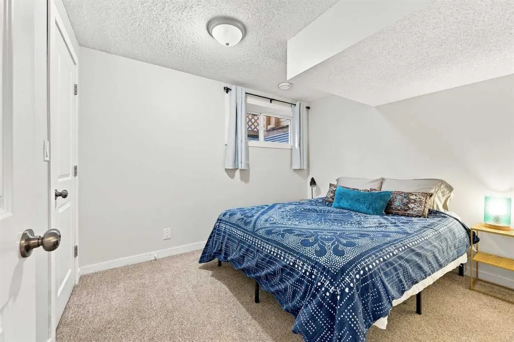 106 Autumn Crescent SE