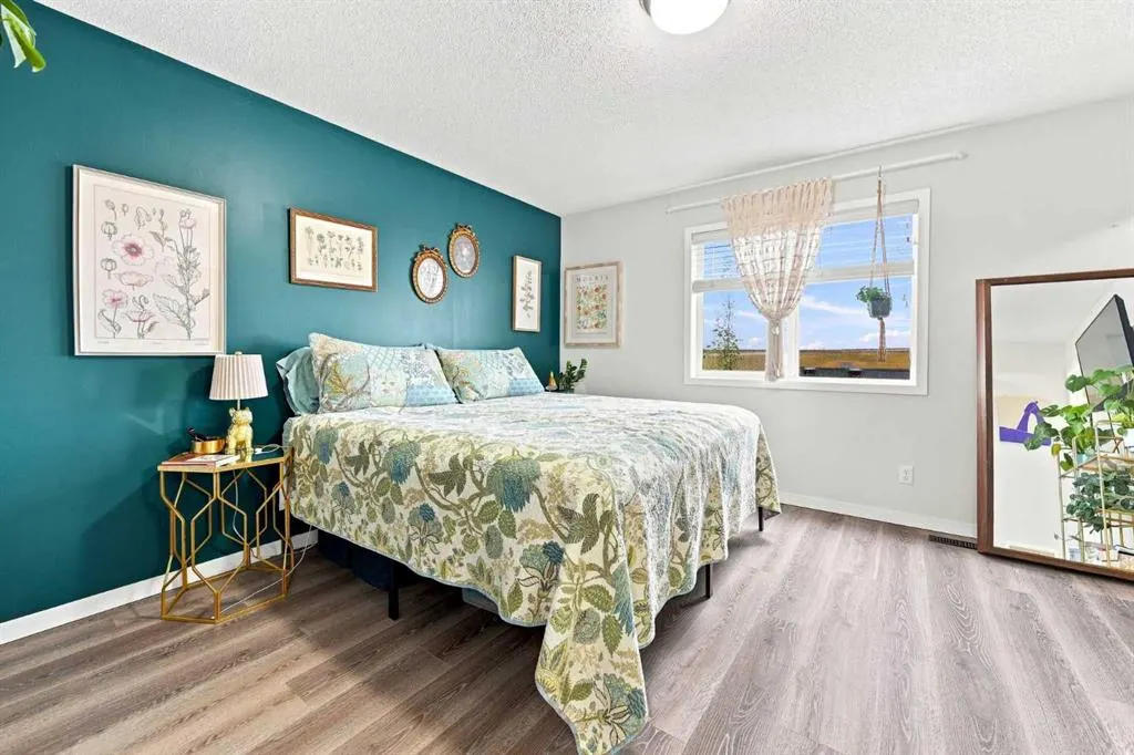 106 Autumn Crescent SE