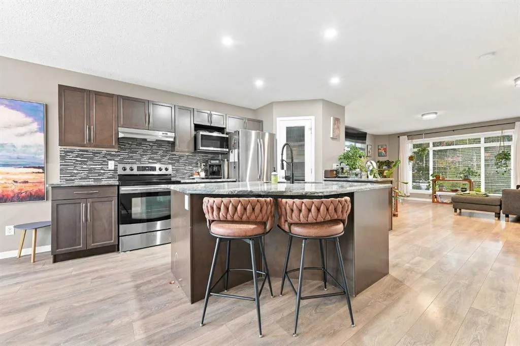 106 Autumn Crescent SE