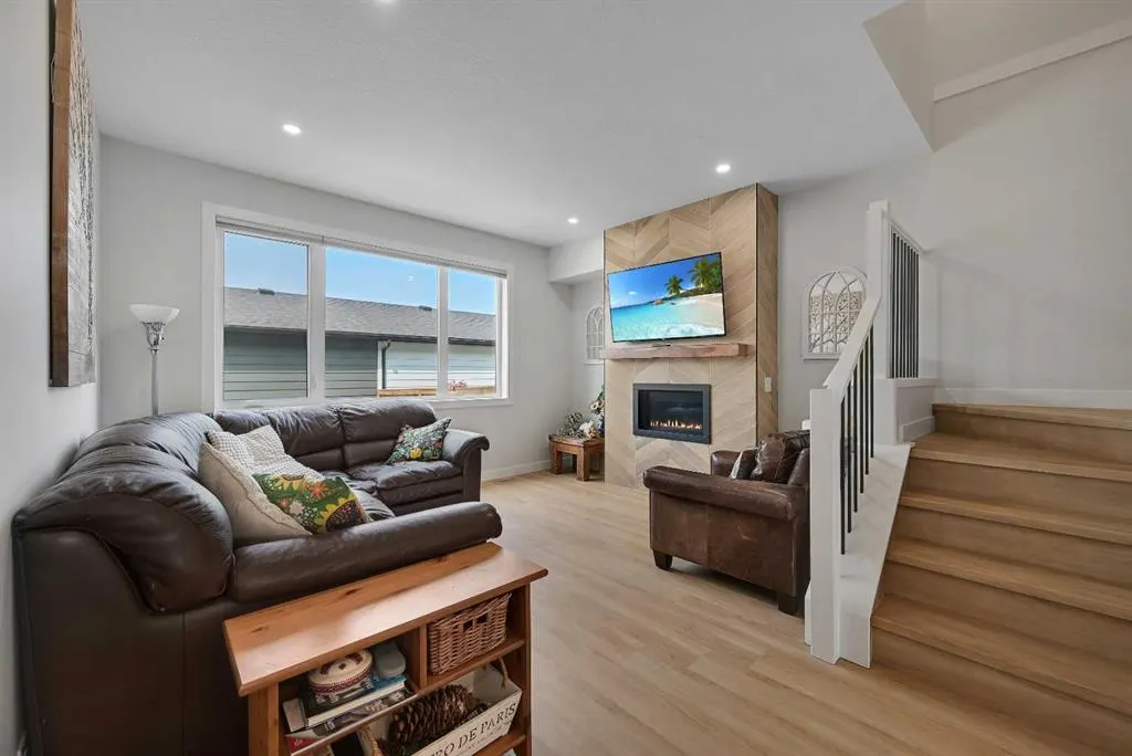 858 Harmony Parade