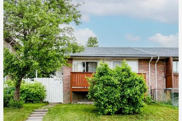 2906 Doverville Crescent SE