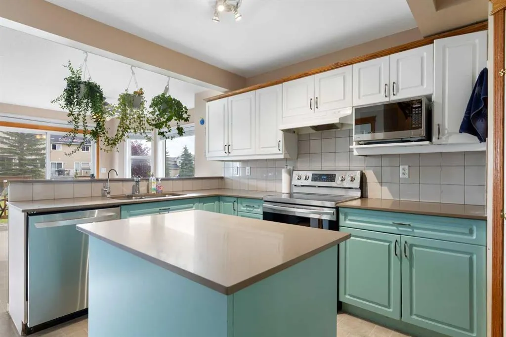 25 Hillview Road
