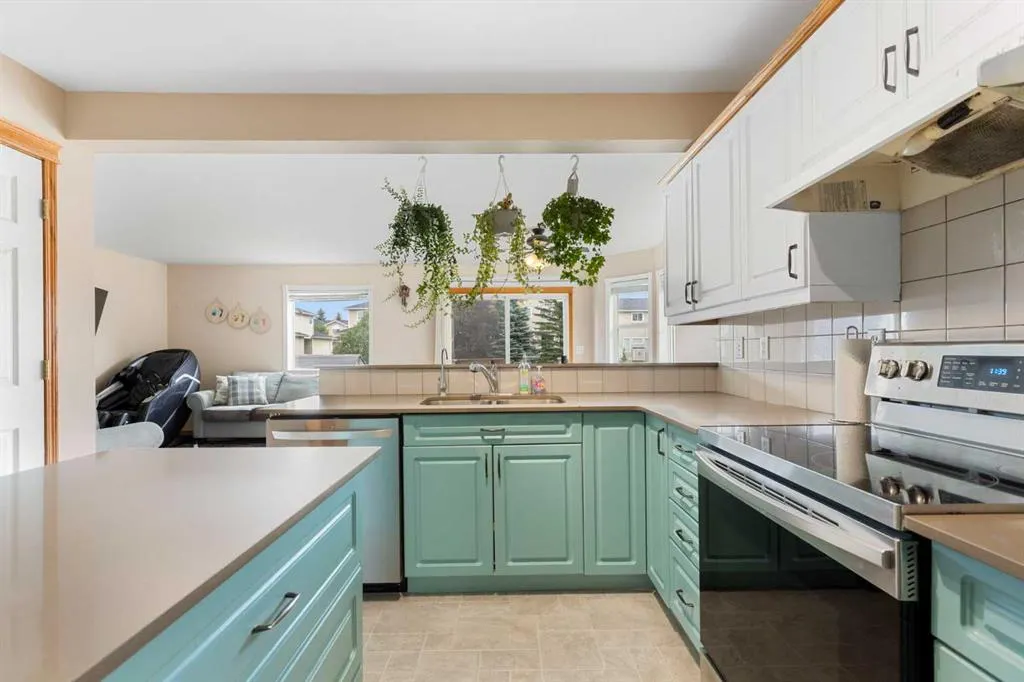 25 Hillview Road