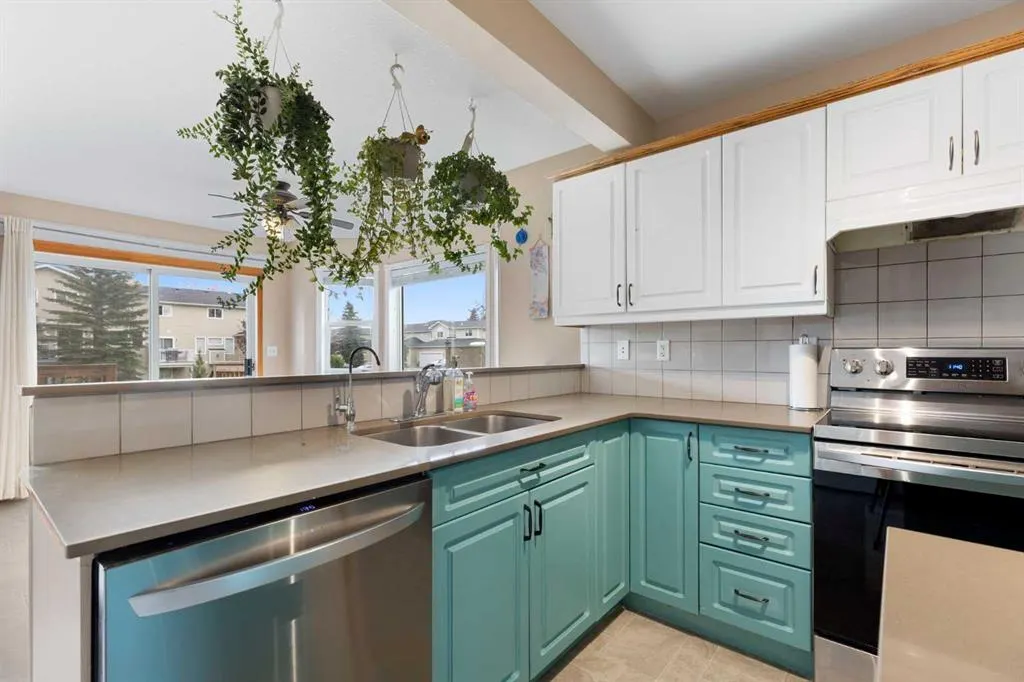 25 Hillview Road