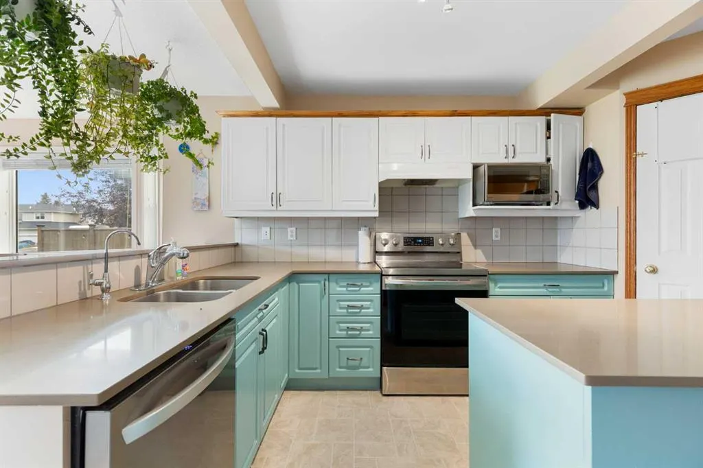 25 Hillview Road