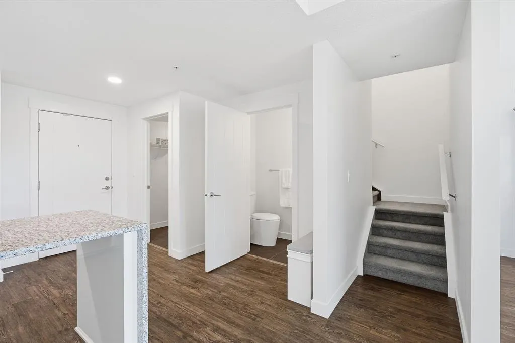 45 Aspenmont Heights SW #209