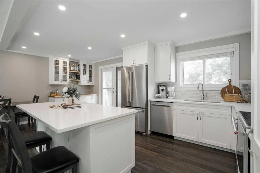525 Beacon Hill Drive