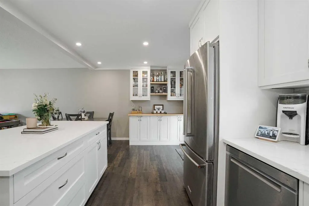 525 Beacon Hill Drive