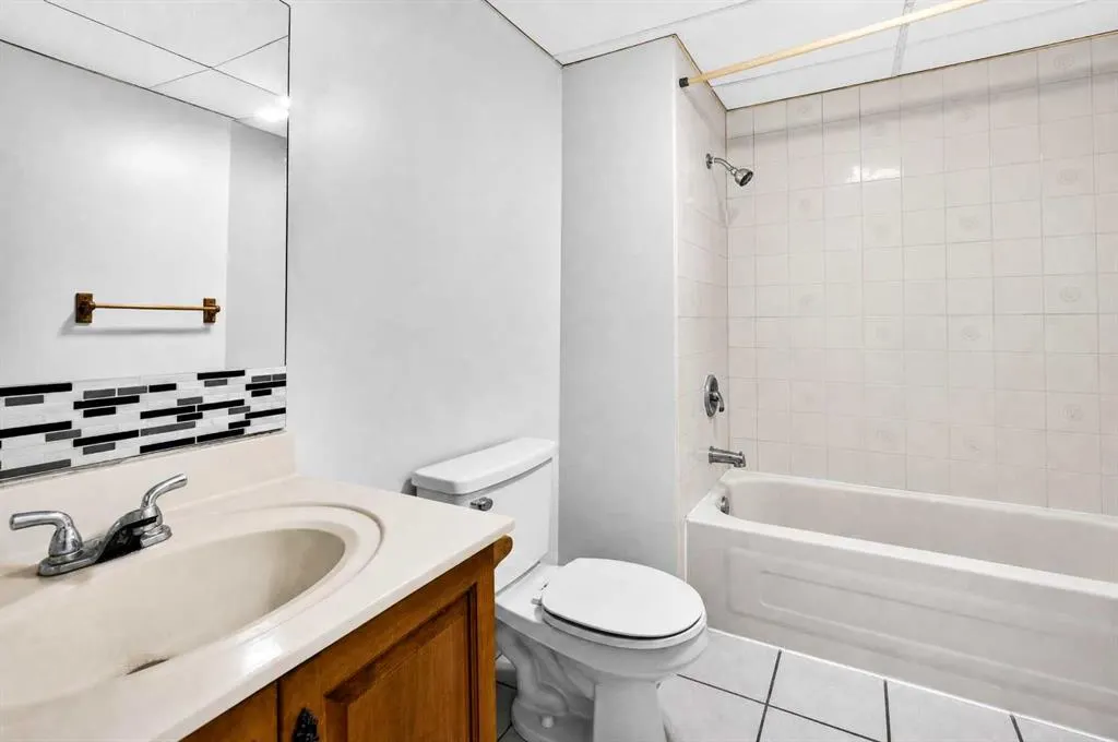 53 Queen Isabella Close SE