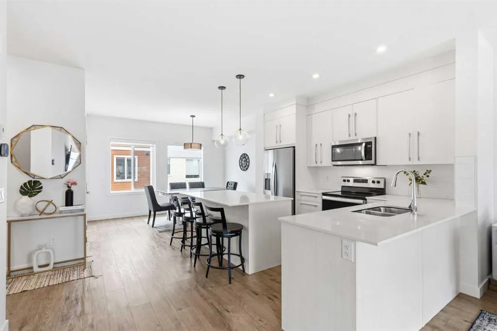 335 Creekside Boulevard SW #602