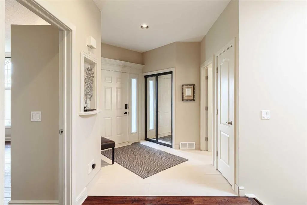 2207 Sirocco Drive SW