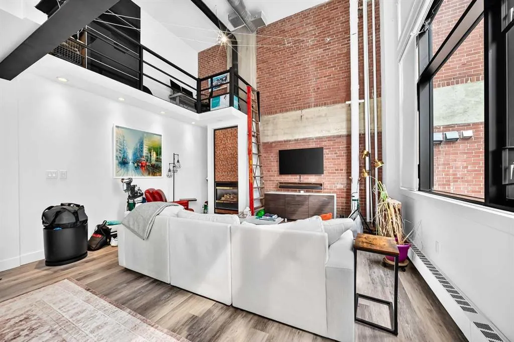 220 11 Avenue SE #307