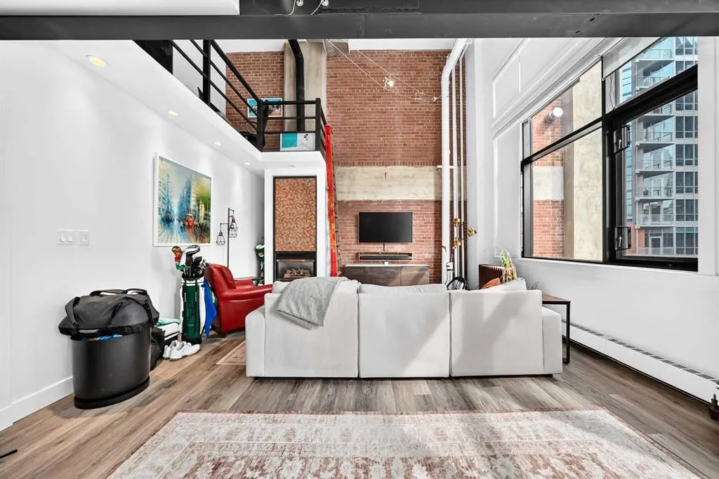 220 11 Avenue SE #307