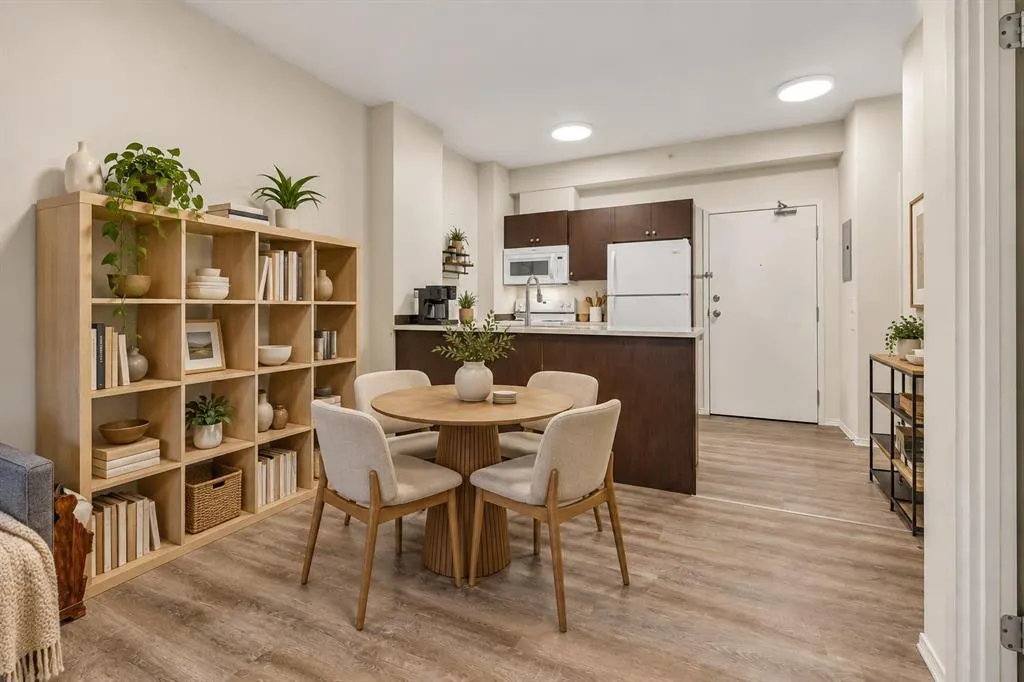 73 Erin Woods Court SE #1108