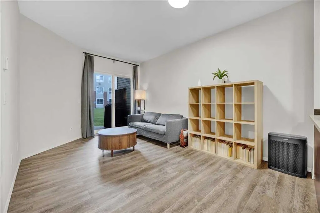 73 Erin Woods Court SE #1108