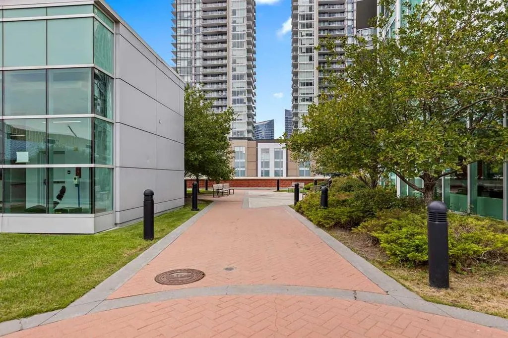 433 11 Avenue SE #803