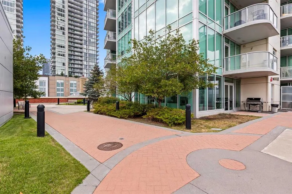 433 11 Avenue SE #803