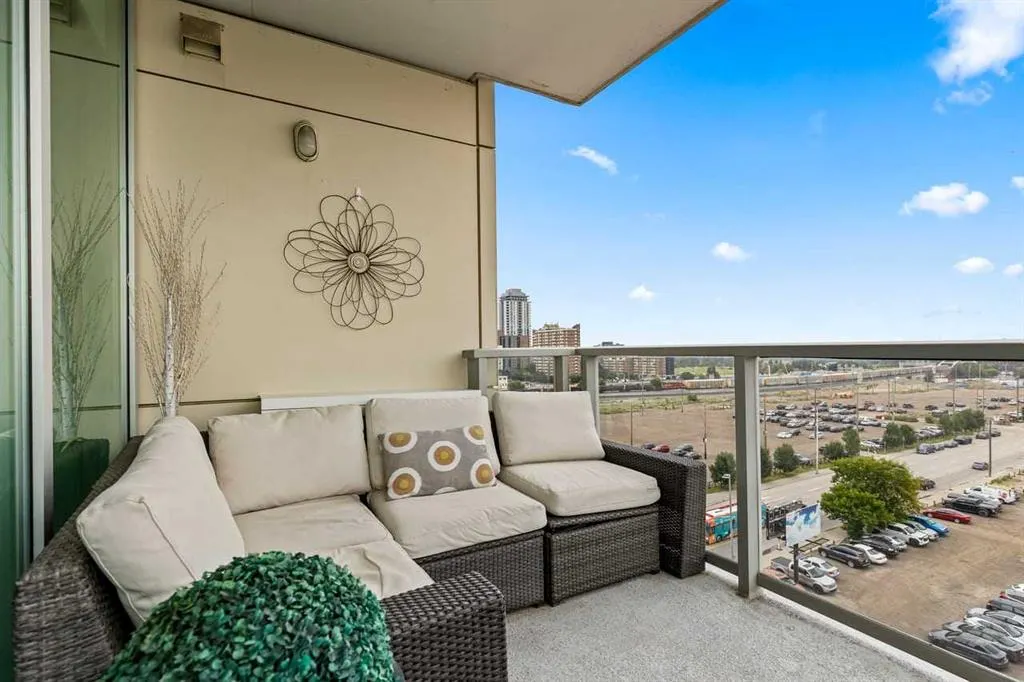 433 11 Avenue SE #803