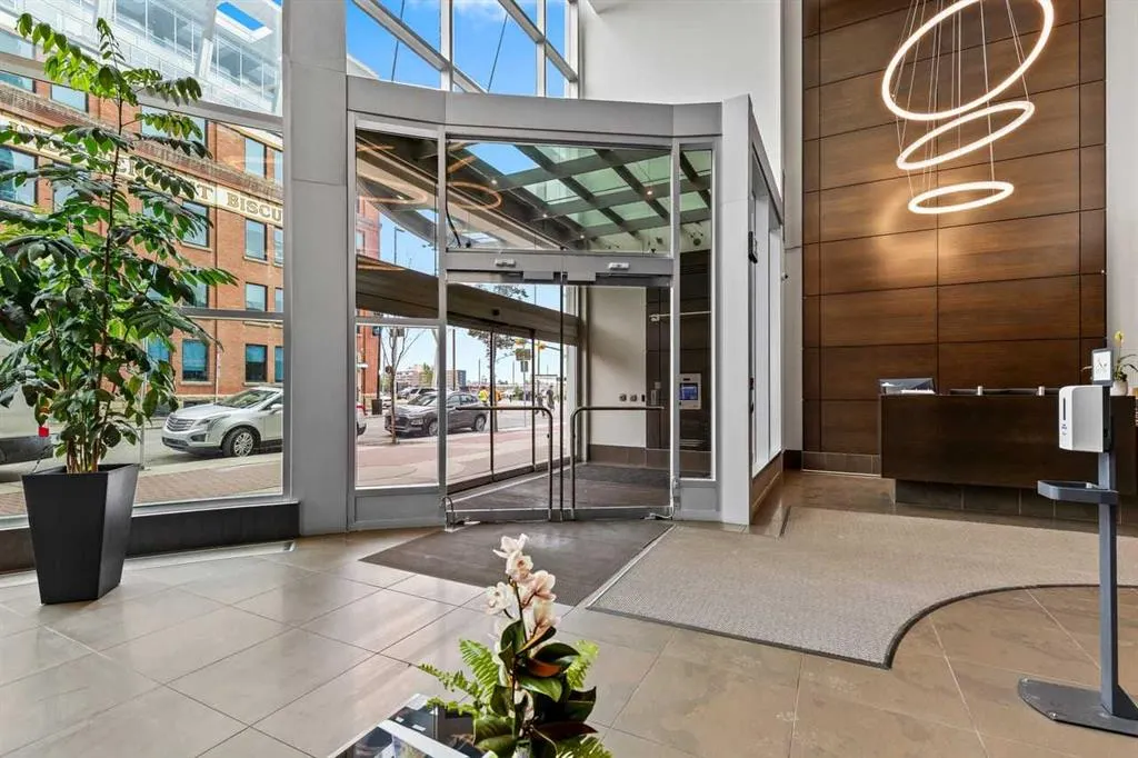 433 11 Avenue SE #803
