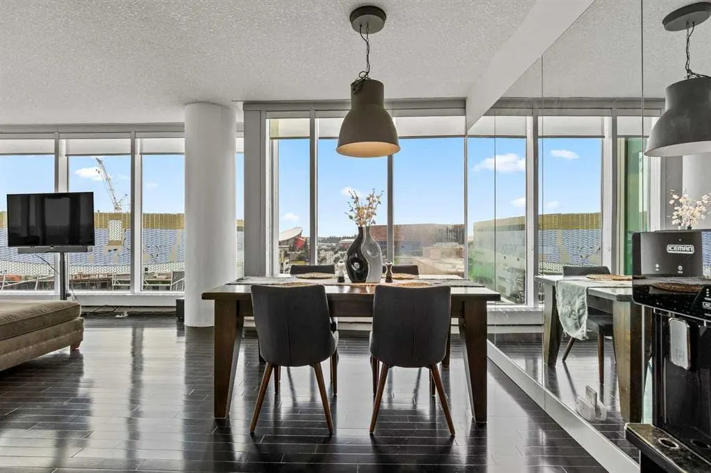 433 11 Avenue SE #803