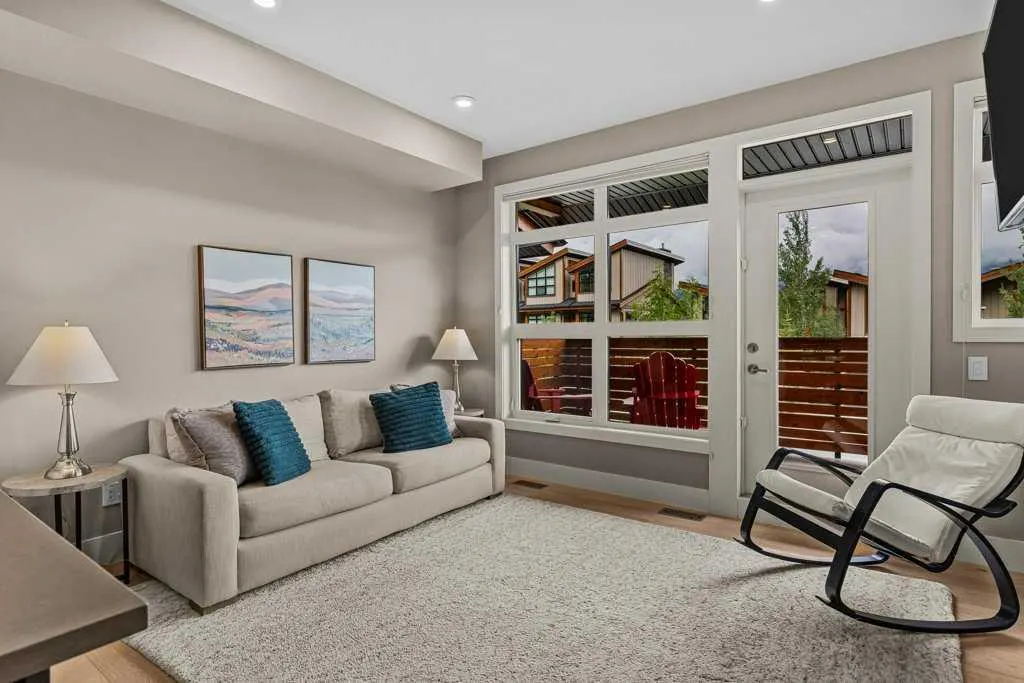418 Riva Heights