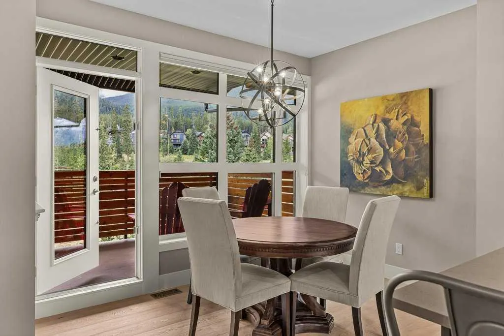 418 Riva Heights