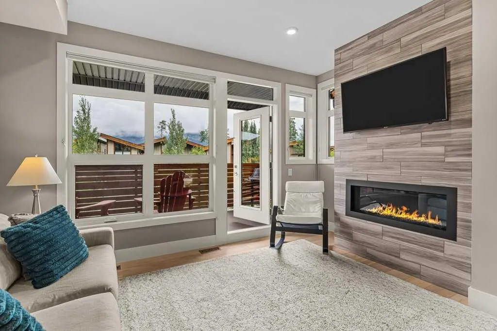 418 Riva Heights