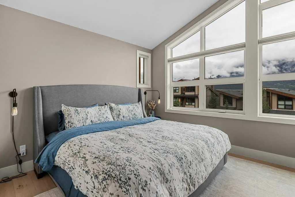 418 Riva Heights