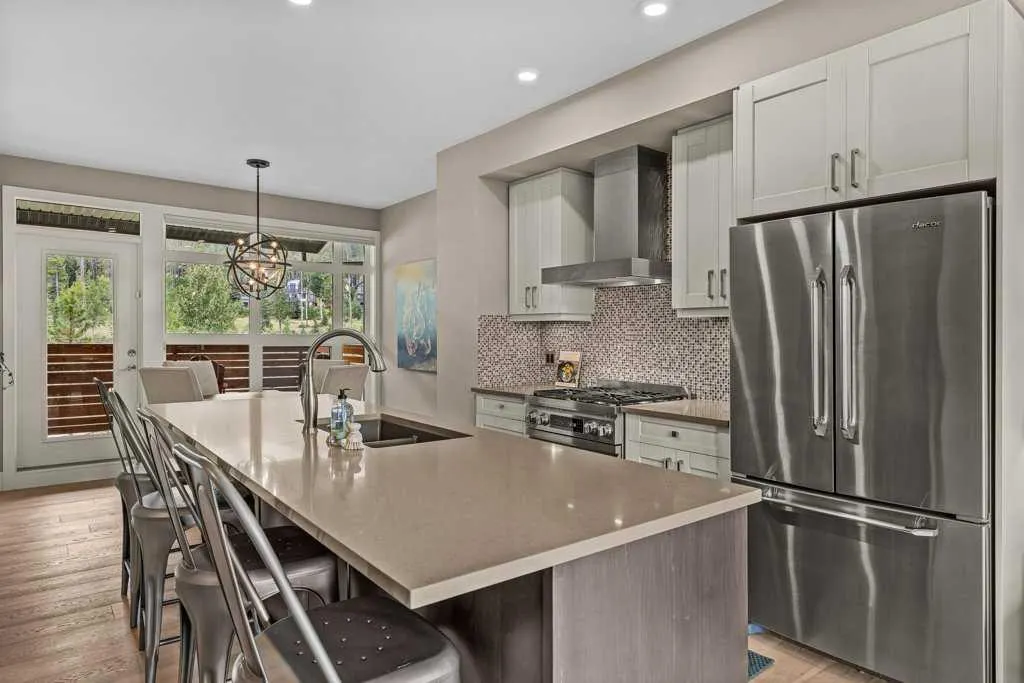 418 Riva Heights