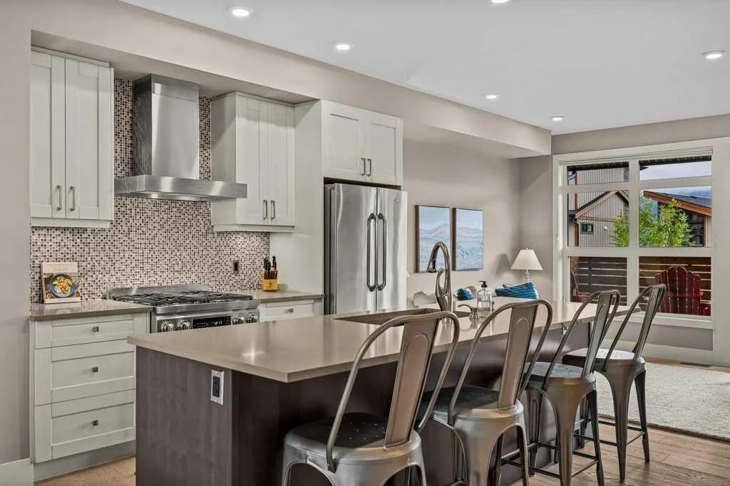 418 Riva Heights