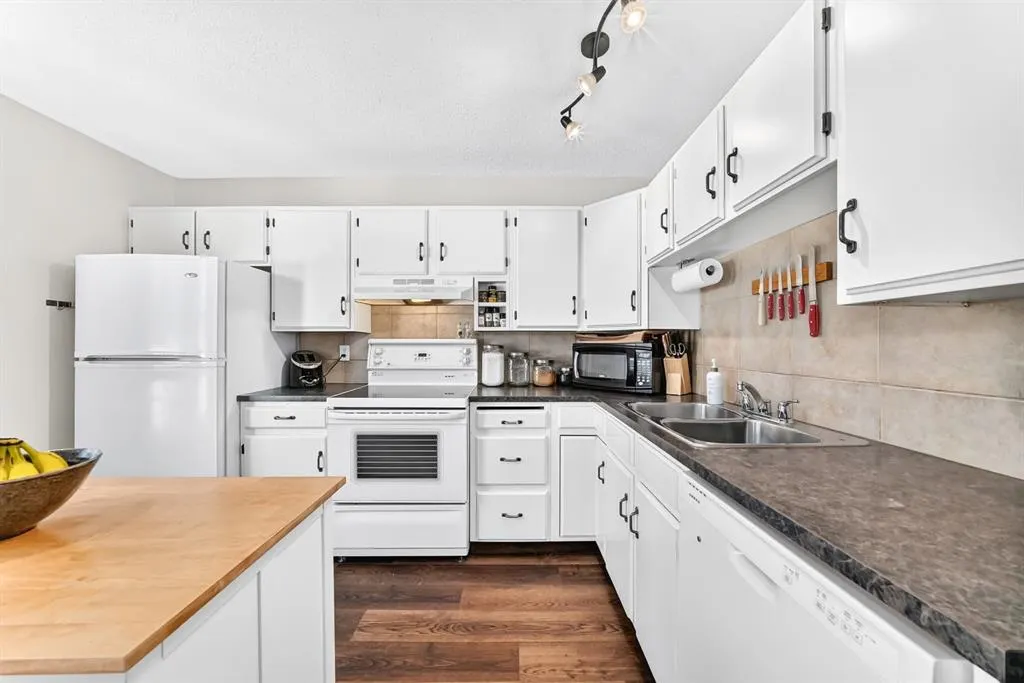 378 Midridge Drive SE