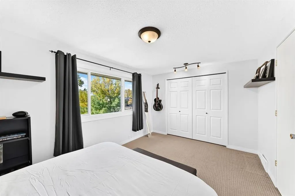 378 Midridge Drive SE