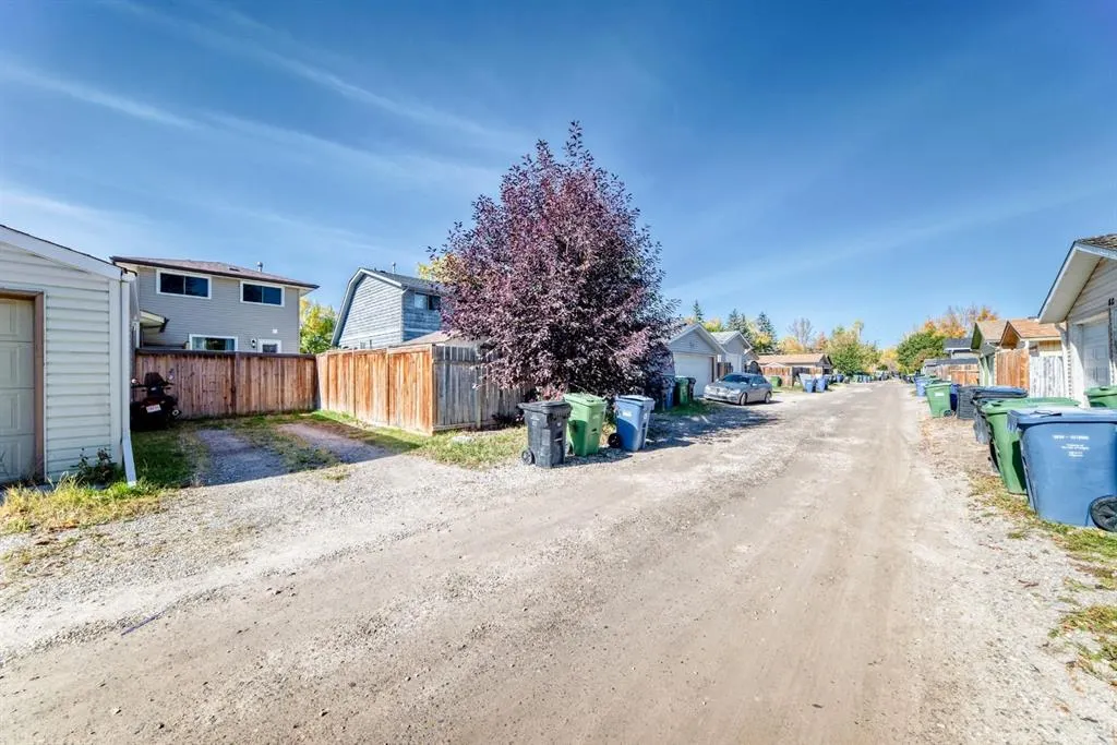378 Midridge Drive SE