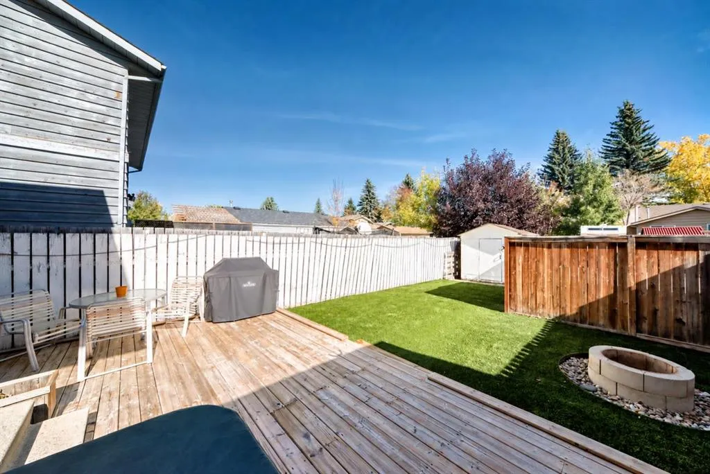 378 Midridge Drive SE