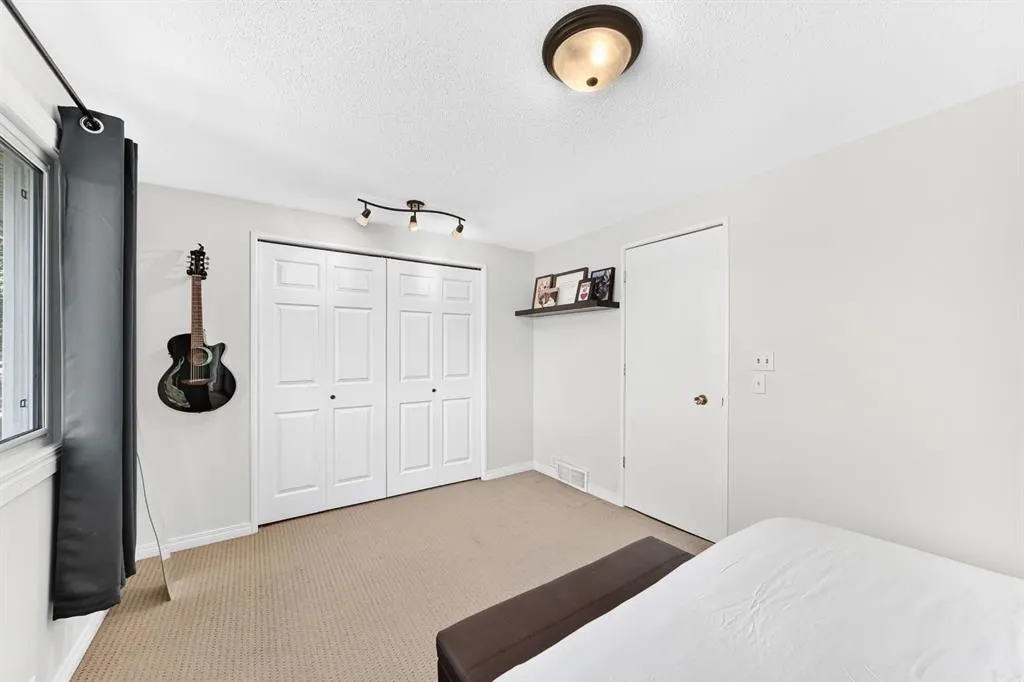 378 Midridge Drive SE