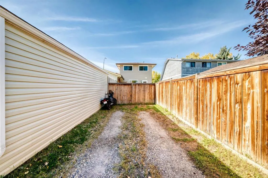 378 Midridge Drive SE