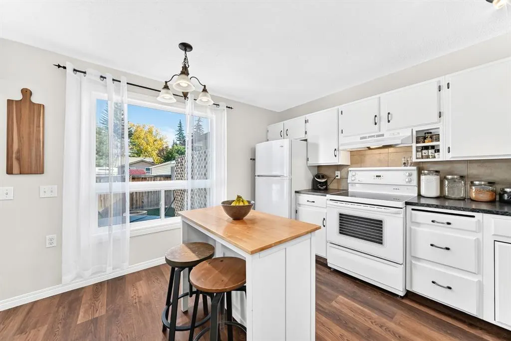 378 Midridge Drive SE