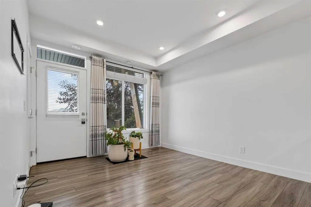 214 Seton Passage SE