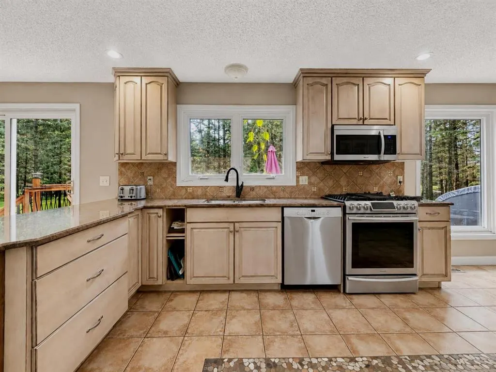 94 Redwood Meadows Drive