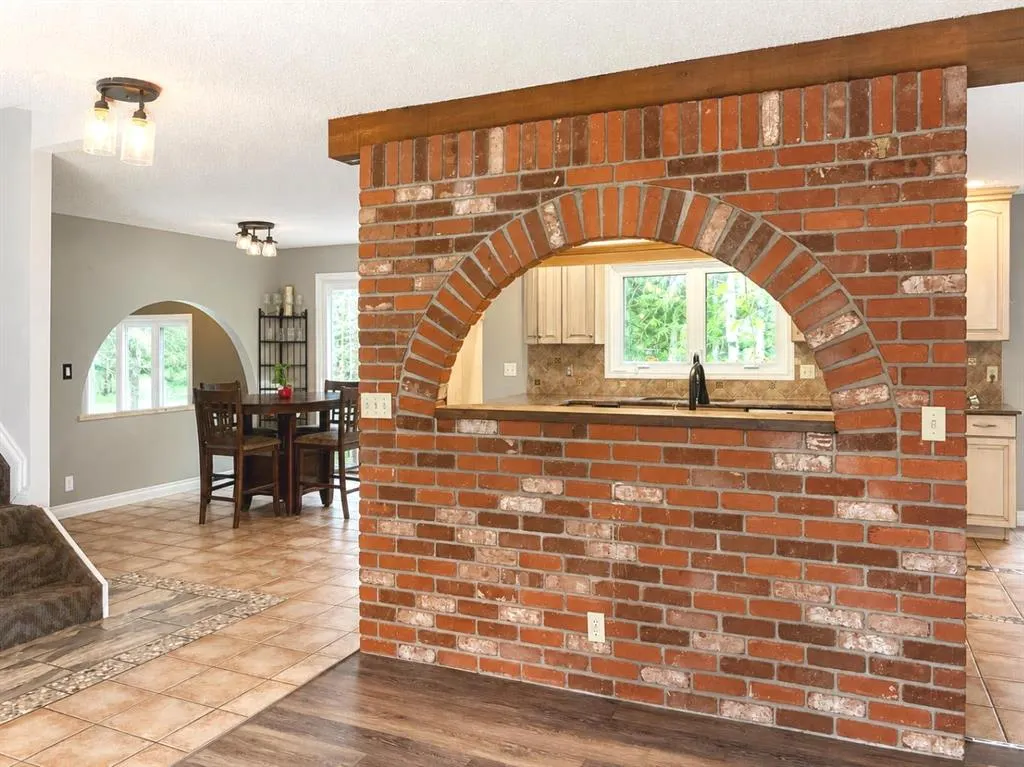 94 Redwood Meadows Drive