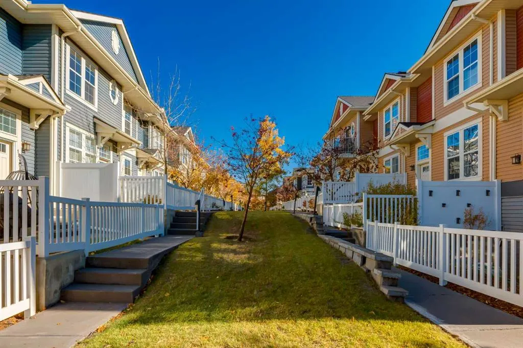 125 Auburn Bay Common SE