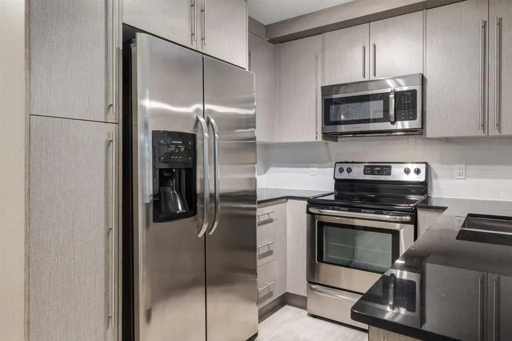 11 Mahogany Row SE #2108