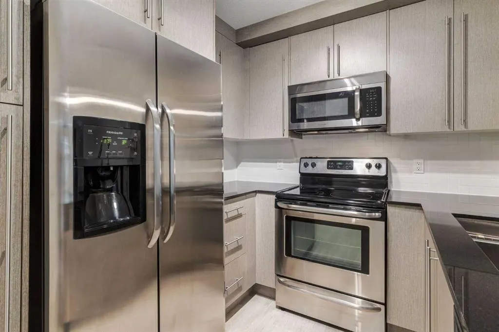 11 Mahogany Row SE #2108