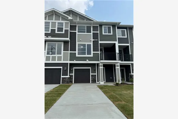 8 Waterford Glen